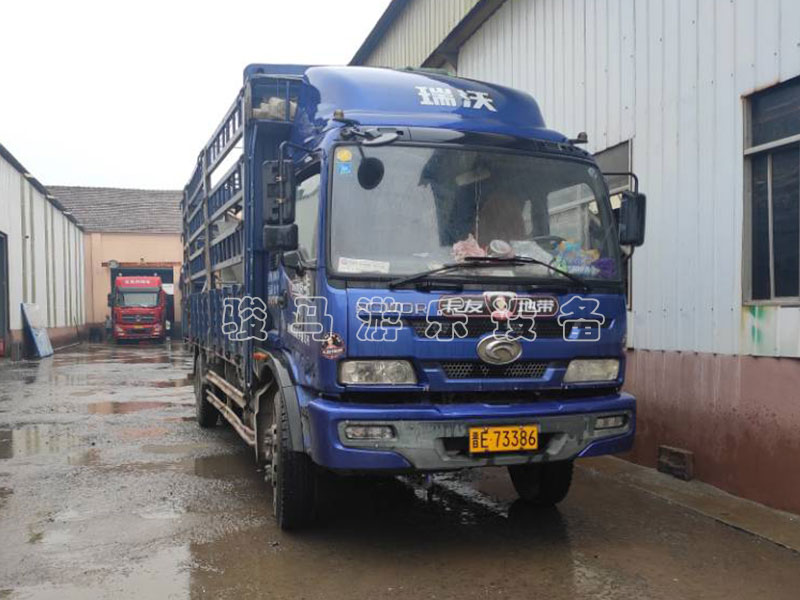 山西晉城戶(hù)外拓展器材，網(wǎng)紅橋發(fā)貨兩車(chē)